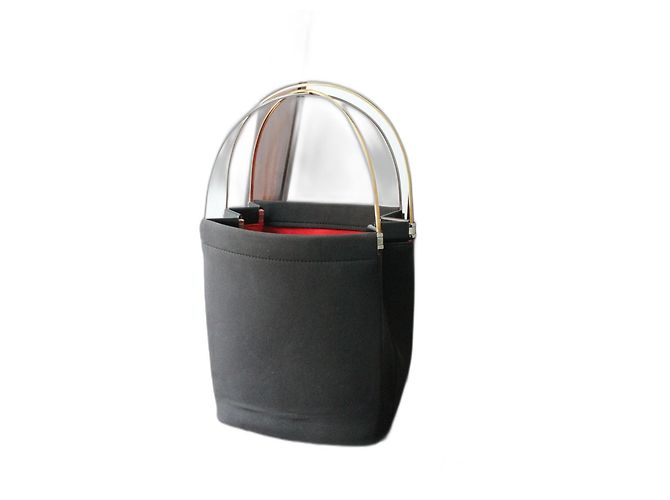 Borsa modello Trinity di Cartier in tessuto nero e pelle rossa