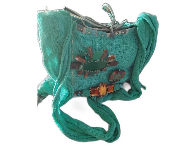 Bolsa Maliparmi verde de acrílico com pedras