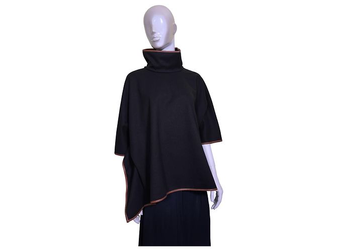 Autre Marque Tuckernuck Piper Poncho Schwarz mit Lederbesatz Braun