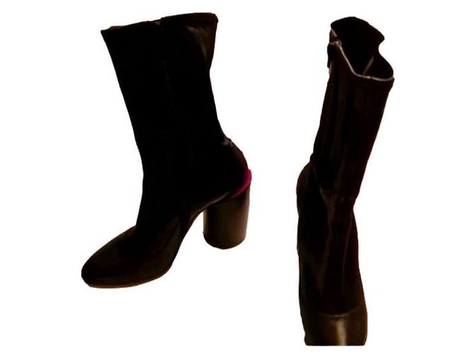 Givenchy Botas de tornozelo com salto recortado Preto