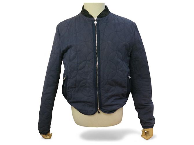 BLAUER BOMBER-COAT LOUIS VUITTON MATELASSE FLEUR MONOGRAM S 46