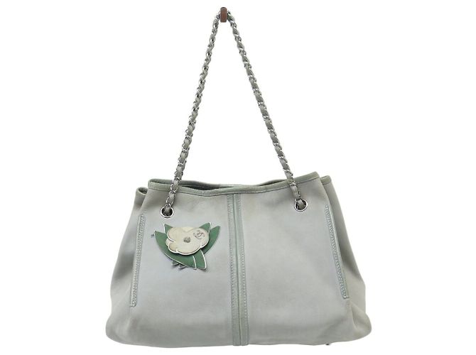 BOLSA DE MÃO CHANEL BOLSA DE COMPRAS CAMÉLIA COURO SUEDE CINZA BOLSA TOTE