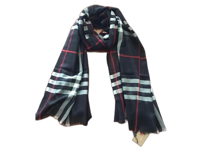 Stola Burberry in lana e seta nera Nero