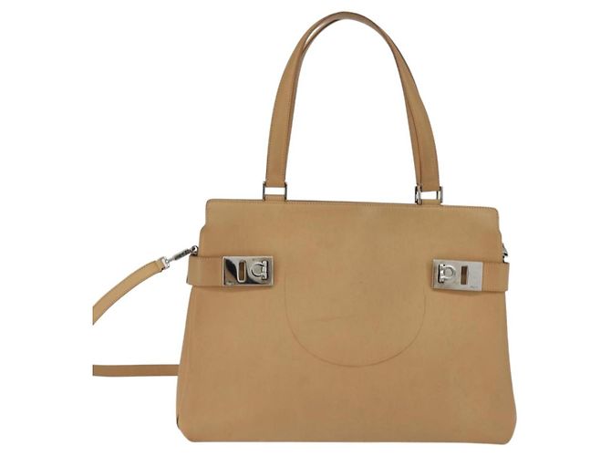 Bolsa Gancini de couro Salvatore Ferragamo Bege