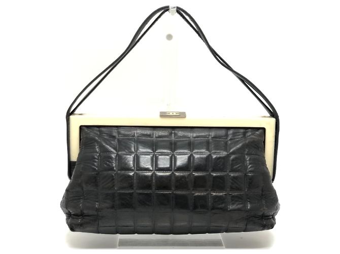 Chanel Chocolate Bar Handtasche mit Coco-Logo Schwarz