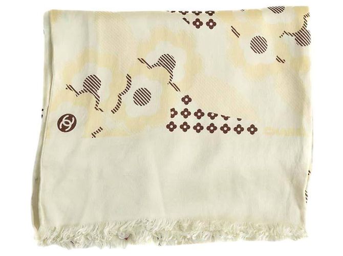 Chanel Sciarpa di seta beige 