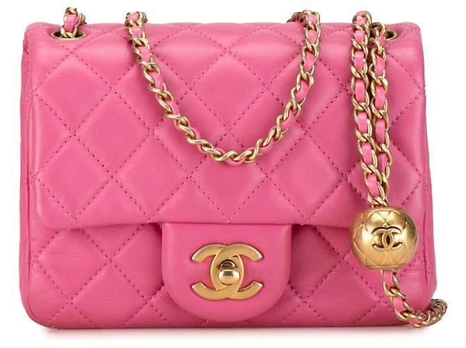 Chanel Mini Quadrado Rosa Clássico em Couro de Cordeiro com Pérolas e Fecho Simples