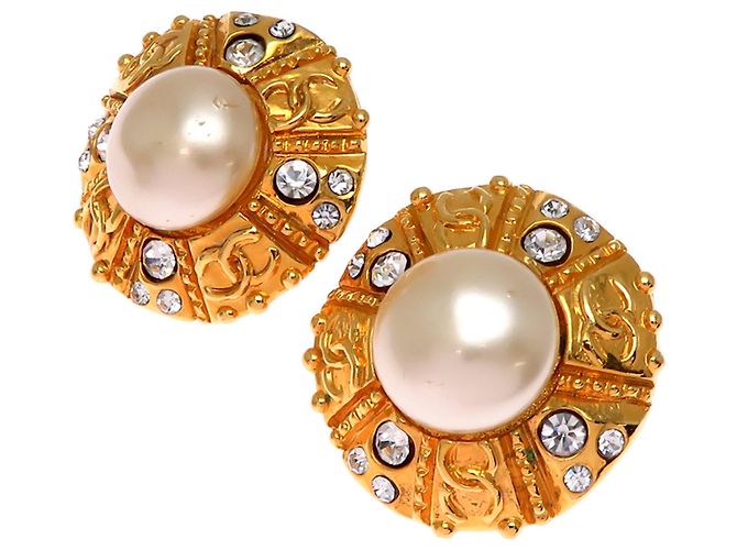 Pendientes de perlas para mujeres con el logo Coco de Chanel