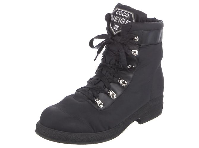 Botas godillots de nylon CHANEL Colección Coco Neige TBE Talla 39,5 IT Negro