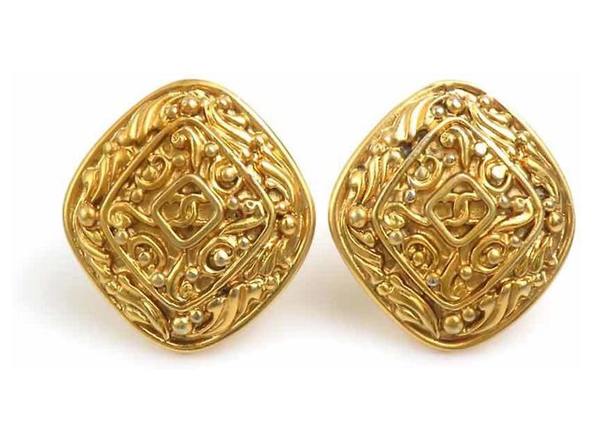Chanel Coco Mark Metall Gold Clip Ohrringe Golden