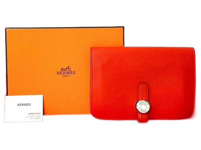 Billetera Compacta de Cuero Dogon de Hermès Roja
