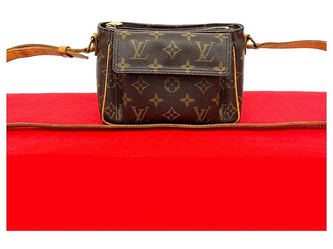 Borsa a Spalla Monogram VIVACITE di Louis Vuitton Marrone