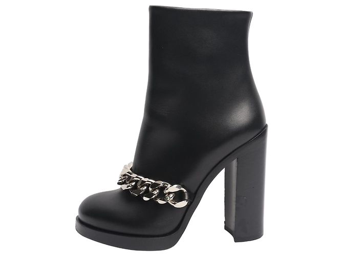 Givenchy Black leather boots with chain front - size EU 36 (UK 3)