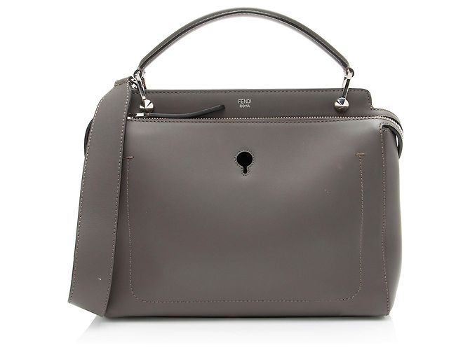 Fendi Bolsa Dotcom Média em Couro de Bezerro Cinza