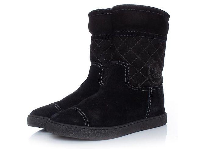 Botas de tornozelo de camurça acolchoadas Chanel Preto