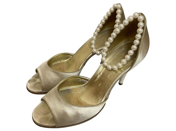 Classique Sandales en perles Chanel Doré