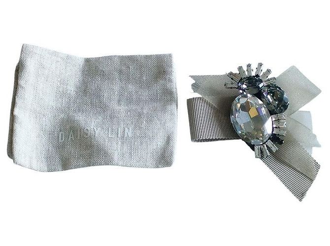 Autre Marque Broche de cinta Bijou de DAISY LIN para FOXEY Beige