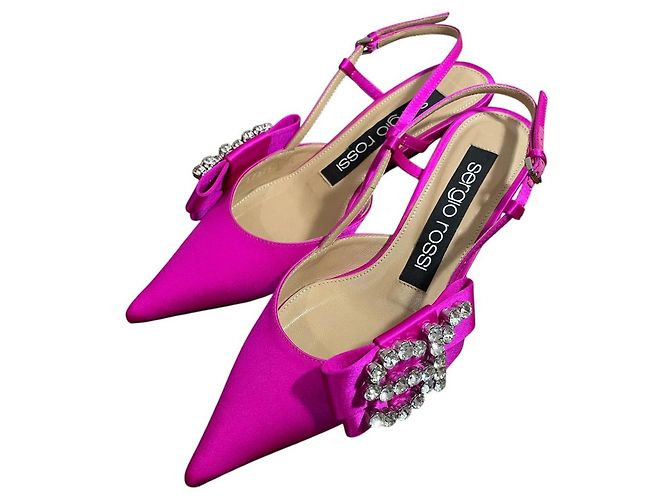 Autre Marque Sergio Rossi Pointed Toe Logo Bijou Low Heel Slingback Pumps Pink