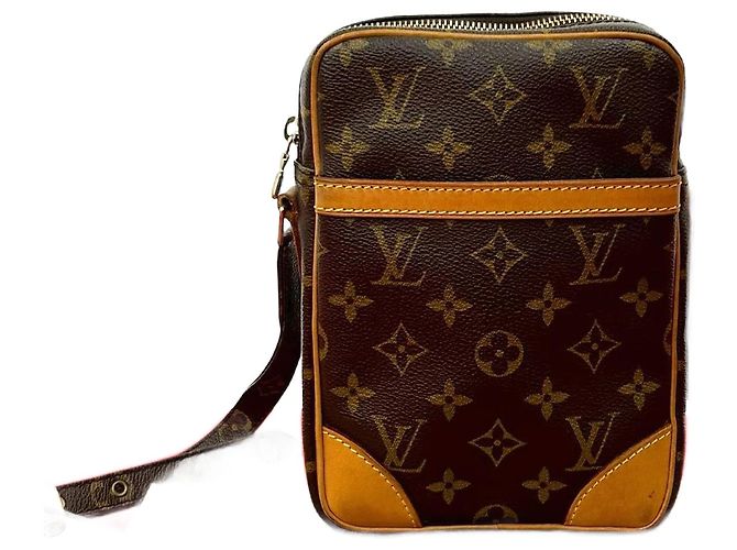 Bolsa de Ombro em Couro Monogram Danube da Louis Vuitton Marrom