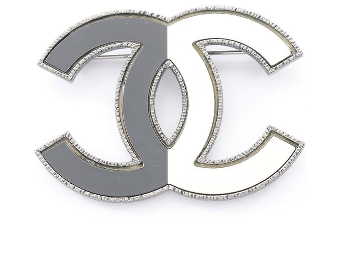 Timeless Broche Coco Mark da Chanel Prata Metálico