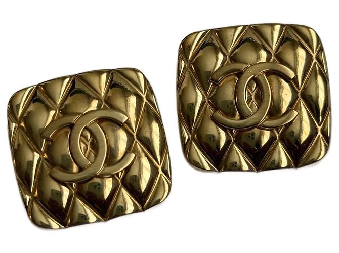 Boucles d'oreilles Chanel Coco Crush Matelassé Dorées