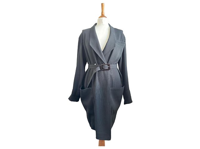 Schwarzes Kleid mit Gürtel von Thierry Mugler