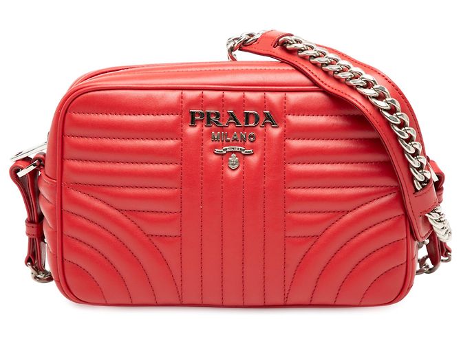Diagramme Kamera Tasche aus rotem Kalbsleder von Prada