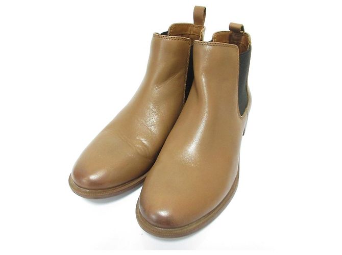 Autre Marque Botas Curtas de Couro Clarks Marrom
