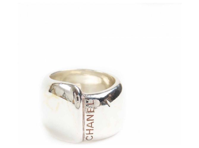Bague Vintage Logo CHANEL