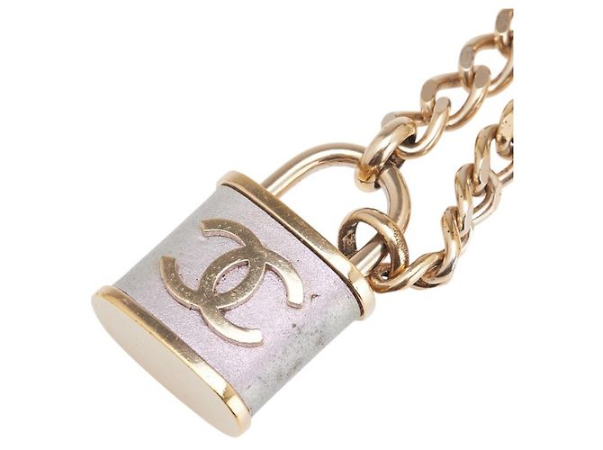 Colar de corrente com motivo de cadeado Coco Mark da Chanel
