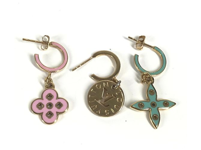 Monogram Looping Charm Ohrringe M66074 von Louis Vuitton Pink Blau Golden