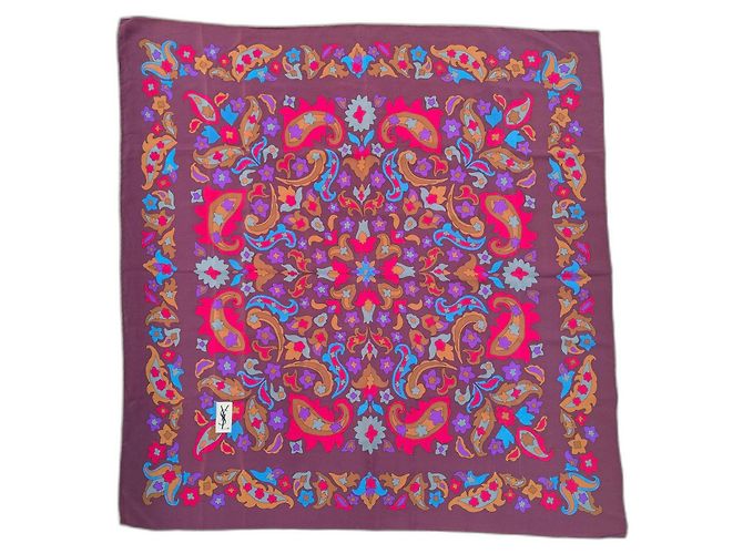 Lenço de seda Yves Saint Laurent Roxo com flores 90x90cm