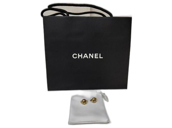 Orecchini Chanel CC Logo Oro e Smalto Nero D'oro