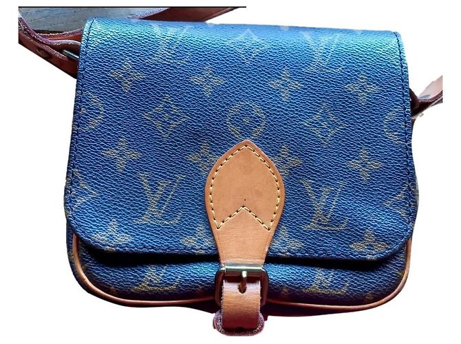 Louis Vuitton Pequena bolsa transversal com alça Marrom