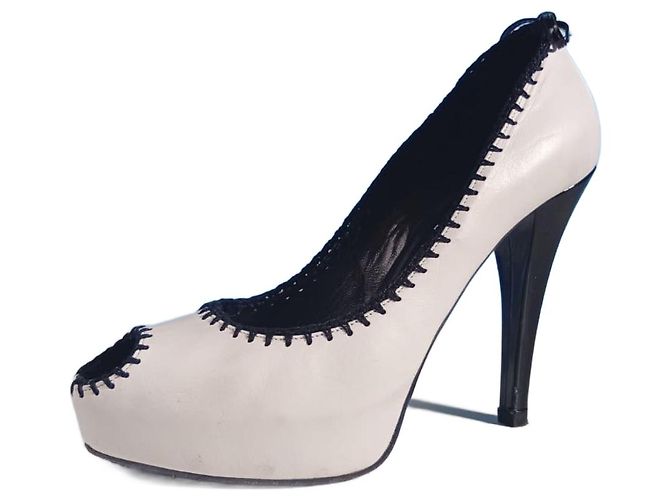 Loriblu Peep-Toe Platform Pumps White and Black Leather