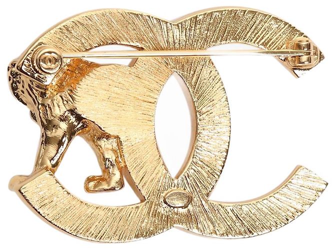 Chanel Goldene CC Löwen-Brosche