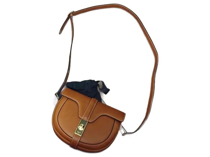 Bolsa Céline Small 16 Camel em couro de bezerro Camelo
