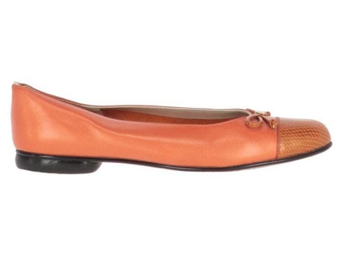 Orangene Lederflats von Salvatore Ferragamo