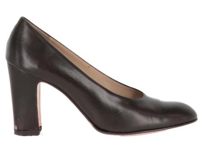 Braune Lederpumps von Salvatore Ferragamo