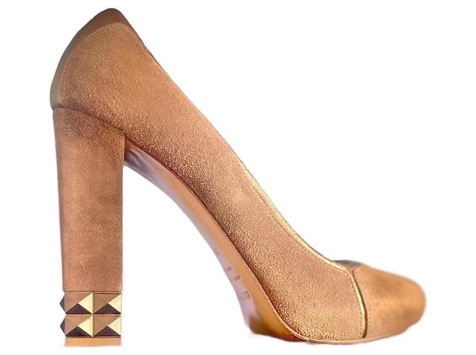 Le Silla Escarpins Peep-Toe com Salto Studado. Bege