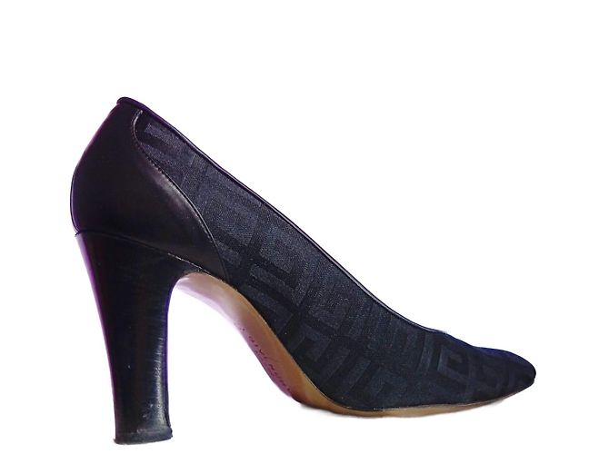 Givenchy, Monogram Thick Heel Pumps (Vintage/Classic). Chocolate