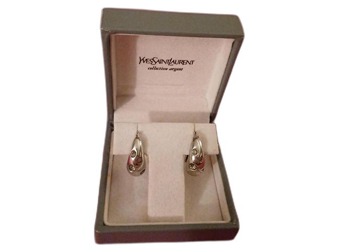 Yves Saint Laurent Vintage-Modell in Silber mit Strass oder Kristallen.