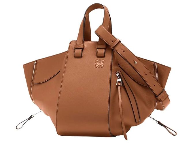 Loewe Borsa Hammock piccola in pelle di vitello classico Marron