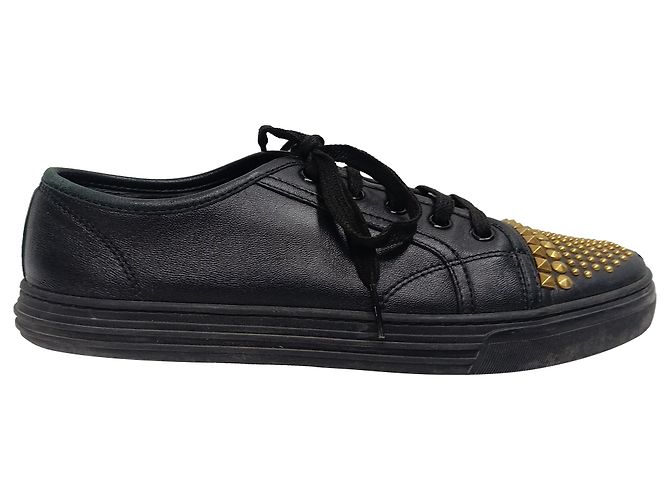 Sneakers basse Gucci California con borchie in pelle nera Nero