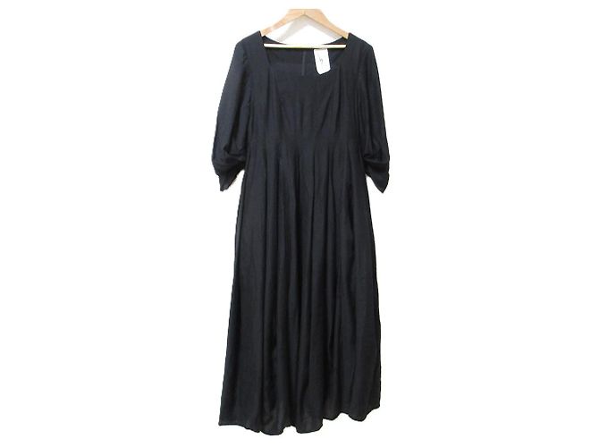 Glänzendes Botanisches Kleid Sybilla Schwarz