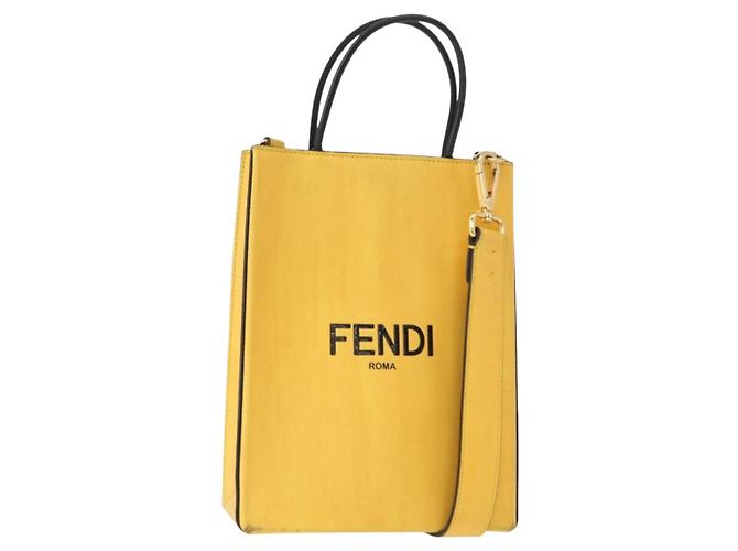 Fendi Pack Bolsa de Compras de Couro Pequena Amarelo
