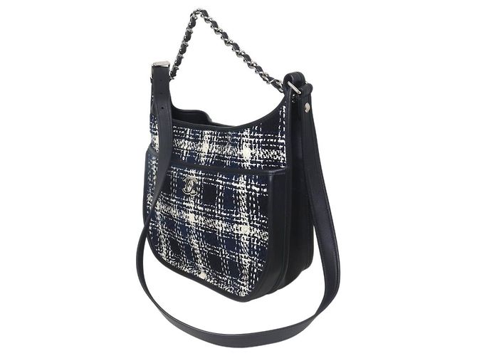 Borsa a Spalla 2 in 1 Chanel in Blu Navy e Bianco