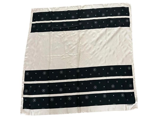 Lenço de seda 90cm Chanel Rosa