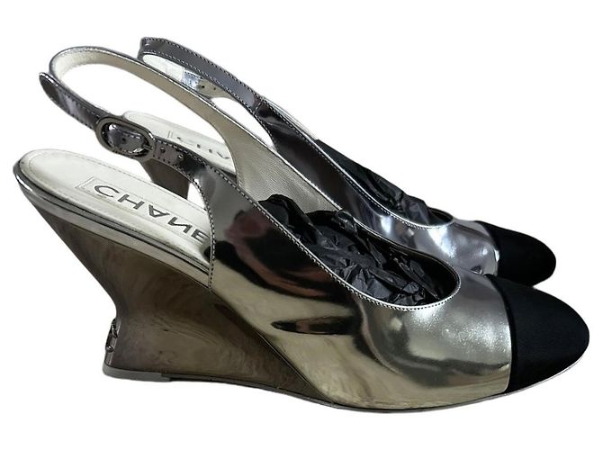 Chanel Slingback Pumps Silber