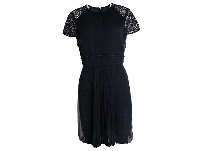 Schwarz paneliertes Spitzenkleid von Burberry